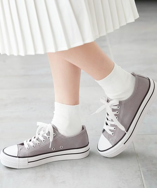 KOBE LETTUCE（コウベレタス）の「ローカット厚底キャンバススニーカー（スニーカー・レディース・ブラック/グレー/アイボリー/ベージュ/カーキ/ワインレッド/パイソン・LL/S/M/L）」の4枚目の写真