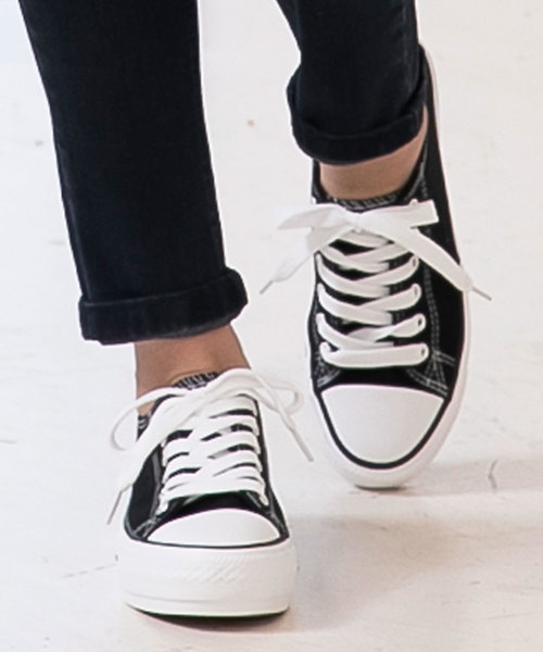 KOBE LETTUCE（コウベレタス）の「ローカット厚底キャンバススニーカー（スニーカー・レディース・ブラック/グレー/アイボリー/ベージュ/カーキ/ワインレッド/パイソン・LL/S/M/L）」の3枚目の写真