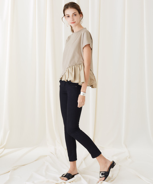 STUDIOUS(ステュディオス)の「【STUDIOUS】アシンメトリーコンビフレアートップス(Tシャツ/カットソー・レディース・ホワイト/ブラック/ベージュ・FREE)」の7枚目の写真