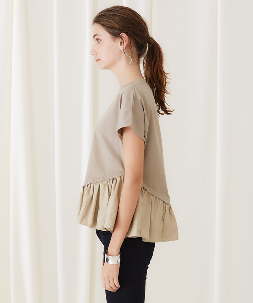 STUDIOUS(ステュディオス)の「【STUDIOUS】アシンメトリーコンビフレアートップス(Tシャツ/カットソー・レディース・ホワイト/ブラック/ベージュ・FREE)」の16枚目の写真