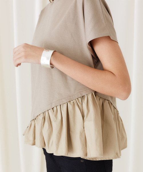 STUDIOUS(ステュディオス)の「【STUDIOUS】アシンメトリーコンビフレアートップス(Tシャツ/カットソー・レディース・ホワイト/ブラック/ベージュ・FREE)」の14枚目の写真