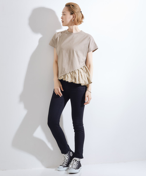 STUDIOUS(ステュディオス)の「【STUDIOUS】アシンメトリーコンビフレアートップス(Tシャツ/カットソー・レディース・ホワイト/ブラック/ベージュ・FREE)」の12枚目の写真