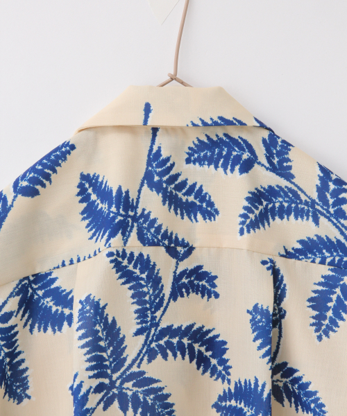 LOWRYS FARM(ローリーズファーム)の「リーフプリントシャツS/S 839893(シャツ/ブラウス・キッズ・チャコールグレー/ベージュ/ピンク・100/110/120)」の5枚目の写真
