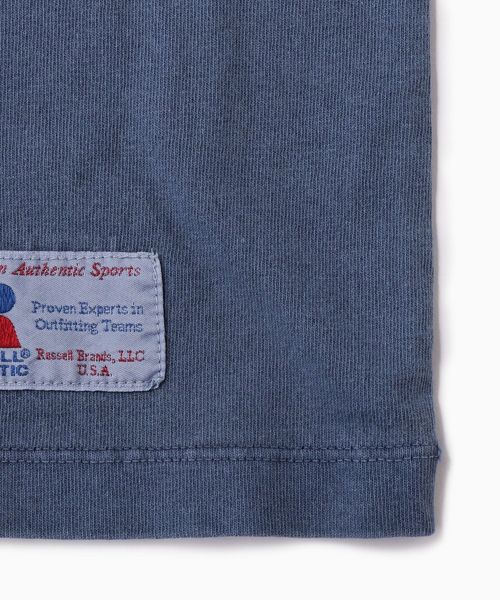 Russell Athletic（ラッセルアスレティック）の「RUSSELL ATHLETIC×SHIPS: 別注 ユーズド加工 ロンT 19FW（Tシャツ/カットソー・メンズ・ブルー/チャコールグレー/ブラウン/パープル/ホワイト・MEDIUM/SMALL/LARGE/X-LARGE）」の8枚目の写真
