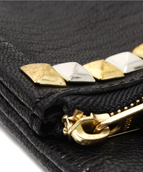 Ray BEAMS（レイビームス）の「MASTER&Co. / スタッズ クラッチバッグ（クラッチバッグ・レディース・ホワイト/ブラック・ONE SIZE）」の6枚目の写真