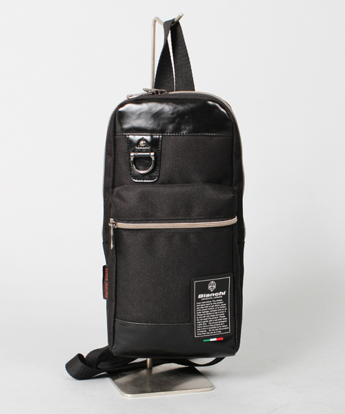 UNION STATION(ユニオンステーション)の「Bianchi×PACIFIC STATE BODY BAG(ショルダーバッグ・メンズ・ブラック/ネイビー/レッド/ブルー系その他・FREE)」の12枚目の写真