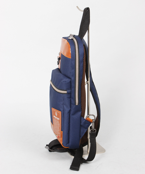 UNION STATION(ユニオンステーション)の「Bianchi×PACIFIC STATE BODY BAG(ショルダーバッグ・メンズ・ブラック/ネイビー/レッド/ブルー系その他・FREE)」の8枚目の写真