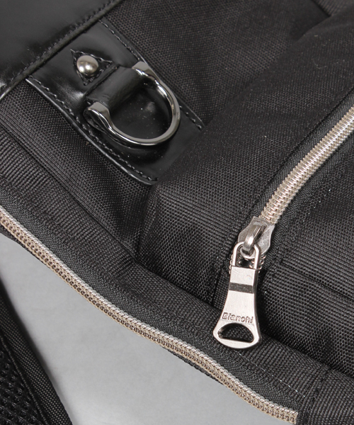 UNION STATION(ユニオンステーション)の「Bianchi×PACIFIC STATE BODY BAG(ショルダーバッグ・メンズ・ブラック/ネイビー/レッド/ブルー系その他・FREE)」の6枚目の写真