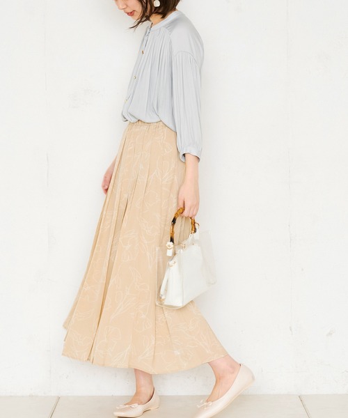 natural couture(ナチュラルクチュール)の「線画花柄プリーツスカート(スカート・レディース・ブラック/ベージュ/アイボリー・FREE)」の22枚目の写真