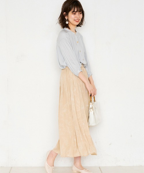 natural couture(ナチュラルクチュール)の「線画花柄プリーツスカート(スカート・レディース・ブラック/ベージュ/アイボリー・FREE)」の11枚目の写真