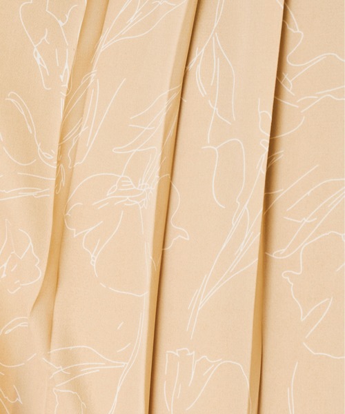 natural couture(ナチュラルクチュール)の「線画花柄プリーツスカート(スカート・レディース・ブラック/ベージュ/アイボリー・FREE)」の6枚目の写真