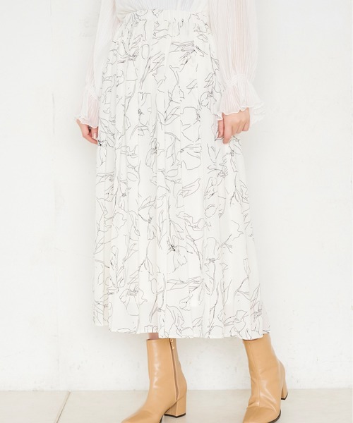 natural couture(ナチュラルクチュール)の「線画花柄プリーツスカート(スカート・レディース・ブラック/ベージュ/アイボリー・FREE)」の9枚目の写真