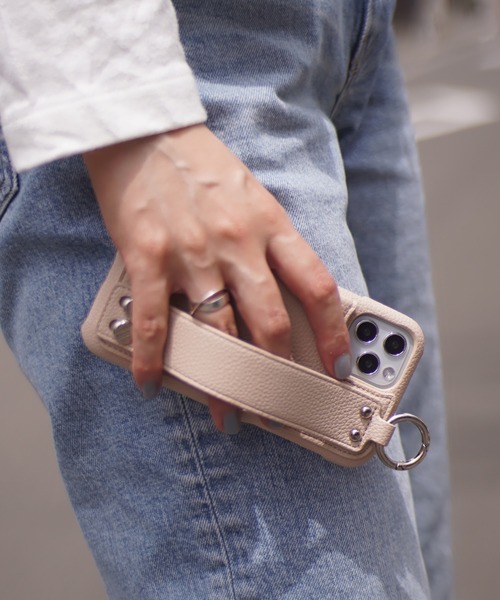 ensemble(皮革ブランド)（アンサンブル）の「【 ensemble / アンサンブル 】 iPhone ケース Porte Ⅱ ( 6 6S 7 8 SE2 )/( Ⅹ XS )/( 11 )/( 11pro )/( 12 / 12pro ) 対応（スマホケース/カバー・レディース・ライトグレー/ブラック/ベージュ/ブラウン/グレー/カーキ/シルバー/ブロンズ・F/A/C/E/H）」の5枚目の写真