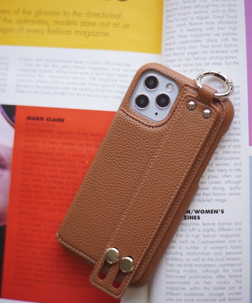ensemble(皮革ブランド)（アンサンブル）の「【 ensemble / アンサンブル 】 iPhone ケース Porte Ⅱ ( 6 6S 7 8 SE2 )/( Ⅹ XS )/( 11 )/( 11pro )/( 12 / 12pro ) 対応（スマホケース/カバー・レディース・ライトグレー/ブラック/ベージュ/ブラウン/グレー/カーキ/シルバー/ブロンズ・F/A/C/E/H）」の4枚目の写真