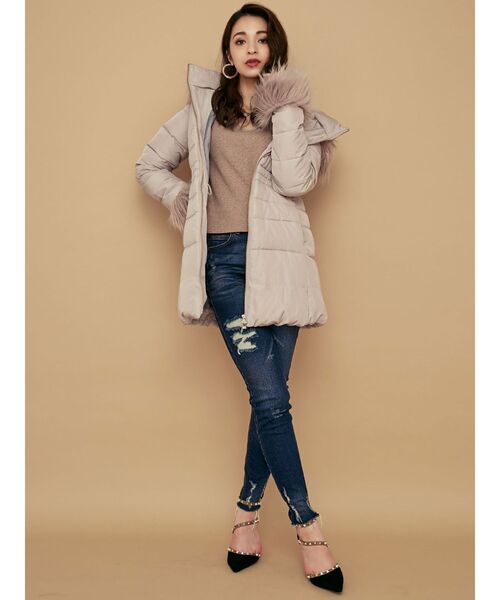 RESEXXY（リゼクシー）の「フード付きロングダウンコート（ダウンジャケット/コート・レディース・ベージュ/ブラック/ホワイト・MEDIUM/SMALL）」の17枚目の写真