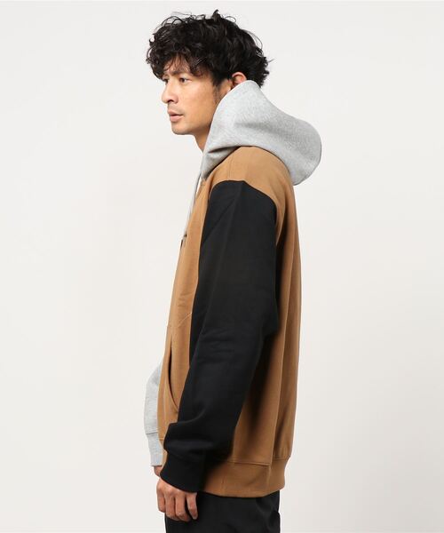 Carhartt（カーハート）の「Carhartt ルーズフィットパーカー SWEATSHIRTS I028353HZ0020F（パーカー・メンズ・ブラウン・M/L/XL）」の2枚目の写真