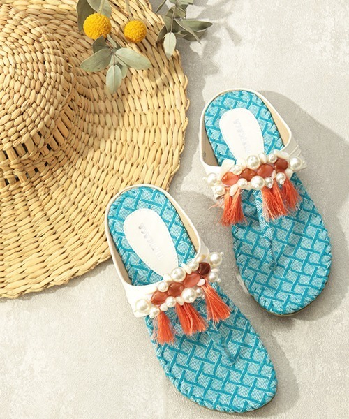 チチカカ（チチカカ）の「タッセルビーズトングサンダル（サンダル・レディース・ブラック/オフホワイト/イエロー・MEDIUM/LARGE）」の2枚目の写真