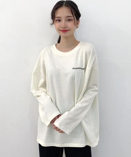 muahmuah(ムーアムーア)の「A'GEM/9 × .kom『muah muah/ムーアムーア』SIGNATURE LOGOLINE T-SHIRT/シグネチャー ロゴライン ロングスリーブTシャツ(Tシャツ/カットソー・レディース・アイボリー/ブラック/グレー/ライトブルー/インディゴブルー/ホワイト・FREE)」の7枚目の写真