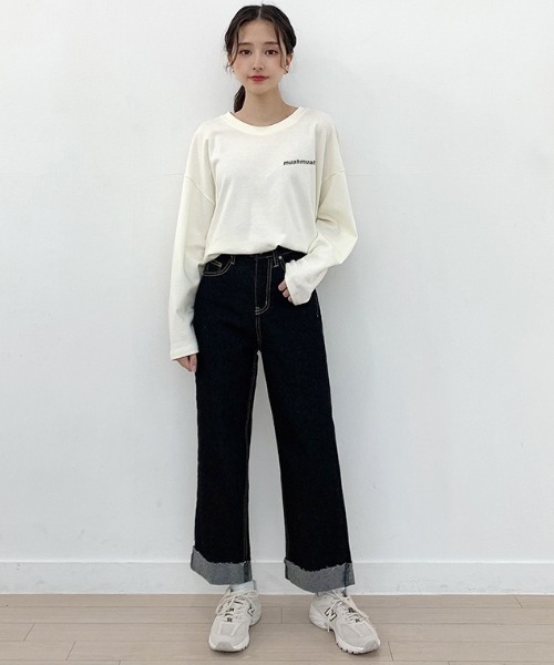 muahmuah(ムーアムーア)の「A'GEM/9 × .kom『muah muah/ムーアムーア』SIGNATURE LOGOLINE T-SHIRT/シグネチャー ロゴライン ロングスリーブTシャツ(Tシャツ/カットソー・レディース・アイボリー/ブラック/グレー/ライトブルー/インディゴブルー/ホワイト・FREE)」の9枚目の写真
