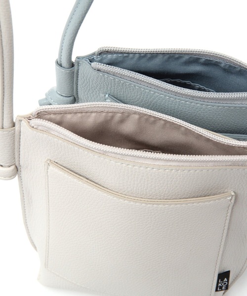 LAKOLE(ラコレ)の「フェイクレザー縦型ミニショルダーバッグ / 939075(ショルダーバッグ・メンズ・サンドグレー/ブラック/ライトブルー・FREE)」の15枚目の写真