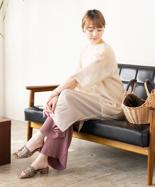 menue(メヌエ)の「スクエアトゥ ローヒール スライドサンダル(サンダル・レディース・ブルー系その他/ブラック/ベージュ/アイボリー/ブラック系その他/パイソン・M/3L/XS/LL/S/L)」の14枚目の写真