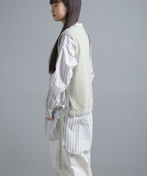 OMNES（オムネス）の「鹿の子コットンニットサイドリボンベスト（ベスト・レディース・ブラック/ネイビー/ブラウン/アイボリー/グリーン系その他・FREE）」の12枚目の写真