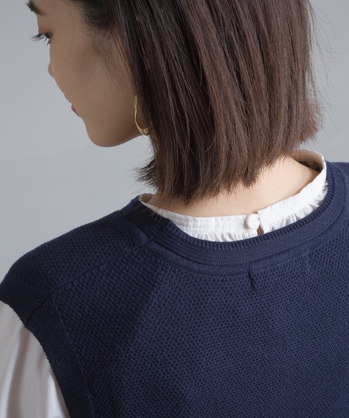 OMNES（オムネス）の「鹿の子コットンニットサイドリボンベスト（ベスト・レディース・ブラック/ネイビー/ブラウン/アイボリー/グリーン系その他・FREE）」の14枚目の写真