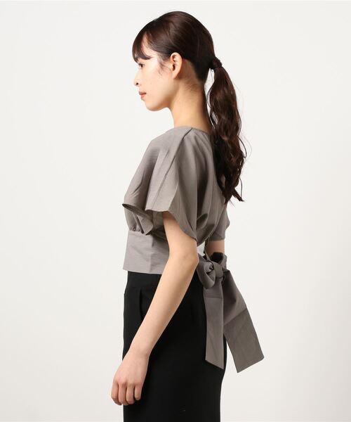 ANAP(アナップ)の「バックリボンカシュクールトップス(Tシャツ/カットソー・レディース・イエロー/ブラック/オフホワイト/グレイッシュベージュ/ライトベージュ・FREE)」の6枚目の写真