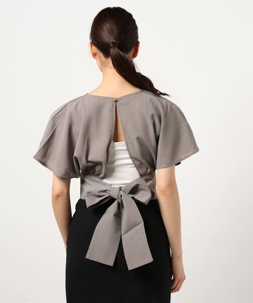 ANAP(アナップ)の「バックリボンカシュクールトップス(Tシャツ/カットソー・レディース・イエロー/ブラック/オフホワイト/グレイッシュベージュ/ライトベージュ・FREE)」の7枚目の写真