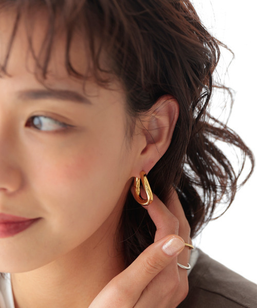 DONOBAN(ドノバン)の「ラウンドフープピアス(ピアス(両耳用)・レディース・ゴールド/シルバー・ONESIZE)」の2枚目の写真