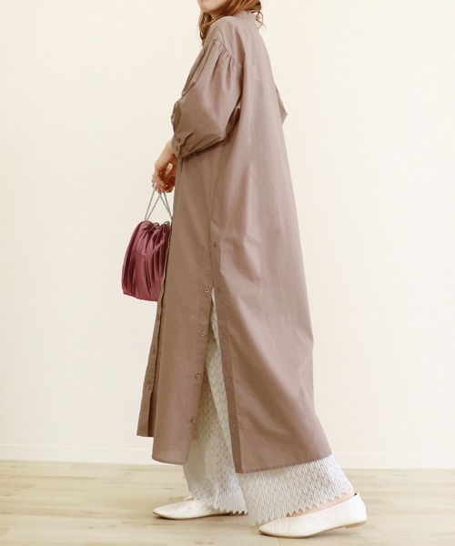 Monocoro toppi（モノコロトッピ）の「サイドボタンスリット シャツワンピース（シャツワンピース・レディース・ベージュ/オフホワイト/モカ・M）」の20枚目の写真