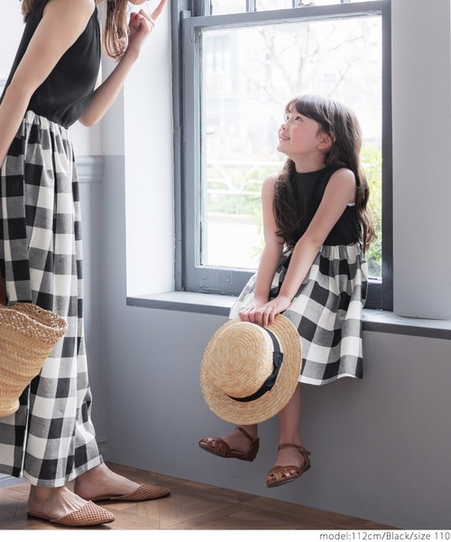coca（coca）（コカ）の「キッズ 親子お揃いチェックドッキングワンピ（ワンピース・キッズ・ブラック・100/130/120/110）」の3枚目の写真