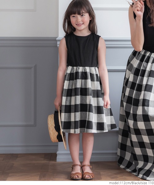 coca（coca）（コカ）の「キッズ 親子お揃いチェックドッキングワンピ（ワンピース・キッズ・ブラック・100/130/120/110）」の4枚目の写真