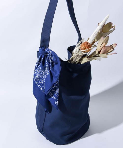 folka(フォルカ)の「【folka(フォルカ)】ワンショルダートートバッグ(トートバッグ・レディース・ホワイト/ネイビー・ONE SIZE)」の10枚目の写真