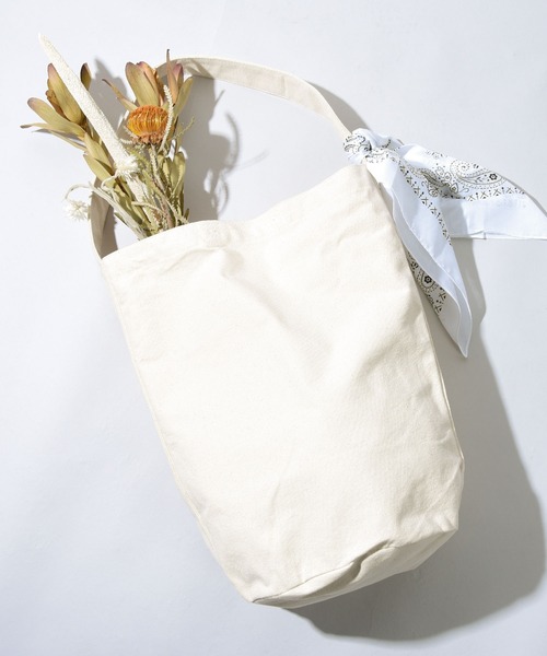 folka(フォルカ)の「【folka(フォルカ)】ワンショルダートートバッグ(トートバッグ・レディース・ホワイト/ネイビー・ONE SIZE)」の14枚目の写真