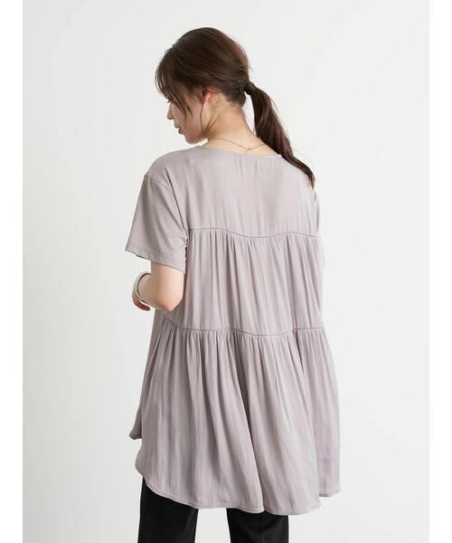 earth music&ecology(アースミュージックアンドエコロジー)の「バックティアードチュニック *(Tシャツ/カットソー・レディース・アイボリー/グレイッシュベージュ/ブラック・FREE)」の6枚目の写真