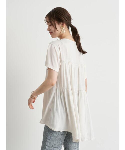 earth music&ecology(アースミュージックアンドエコロジー)の「バックティアードチュニック *(Tシャツ/カットソー・レディース・アイボリー/グレイッシュベージュ/ブラック・FREE)」の9枚目の写真