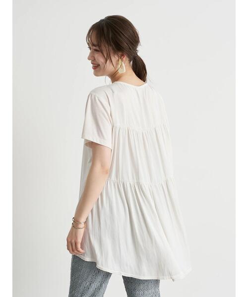 earth music&ecology(アースミュージックアンドエコロジー)の「バックティアードチュニック *(Tシャツ/カットソー・レディース・アイボリー/グレイッシュベージュ/ブラック・FREE)」の10枚目の写真