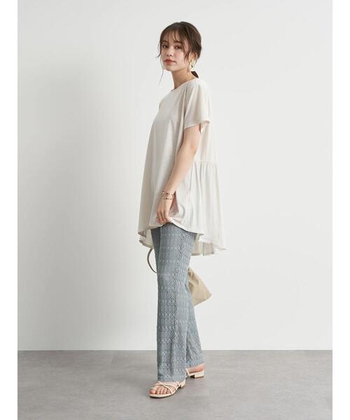 earth music&ecology(アースミュージックアンドエコロジー)の「バックティアードチュニック *(Tシャツ/カットソー・レディース・アイボリー/グレイッシュベージュ/ブラック・FREE)」の20枚目の写真