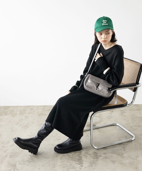 GeeRA（ジーラ）の「バックスリットＶネックニットワンピース（ワンピース・レディース・ブラック/ベージュ/パープル/杢グレー/ブルー/イエロー・LARGE/X-LARGE/XX-LARGE/SMALL/MEDIUM）」の8枚目の写真
