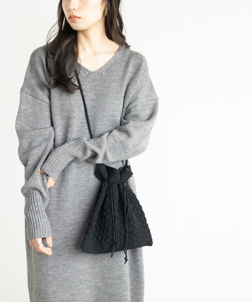 GeeRA（ジーラ）の「バックスリットＶネックニットワンピース（ワンピース・レディース・ブラック/ベージュ/パープル/杢グレー/ブルー/イエロー・LARGE/X-LARGE/XX-LARGE/SMALL/MEDIUM）」の18枚目の写真