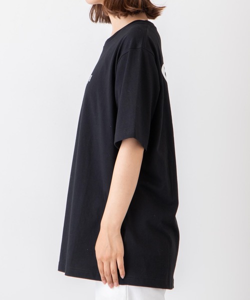 WEGO(ウィゴー)の「WEGO/ButterflyモチーフプリントTシャツ(Tシャツ/カットソー・レディース・ホワイト/ブラック・SMALL/MEDIUM/LARGE/X-LARGE)」の11枚目の写真
