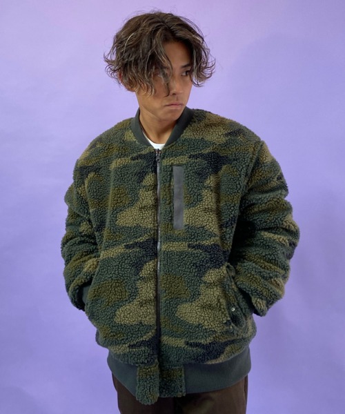 RVCA(ルーカ)の「【ZOZOTOWN限定】RVCA/ルーカ ビッグシルエット リバーシブル ナイロン/ボアジャケット BB042-761(MA-1・メンズ・グリーン/ブラック/ホワイト・S/L/M)」の19枚目の写真