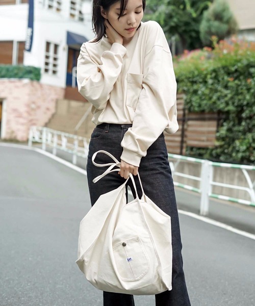 Lee(リー)の「【LEE/リー】カバーオールポケットシンプルトートバッグ(トートバッグ・レディース・ホワイト/ブラック/ブラウン・FREE)」の1枚目の写真