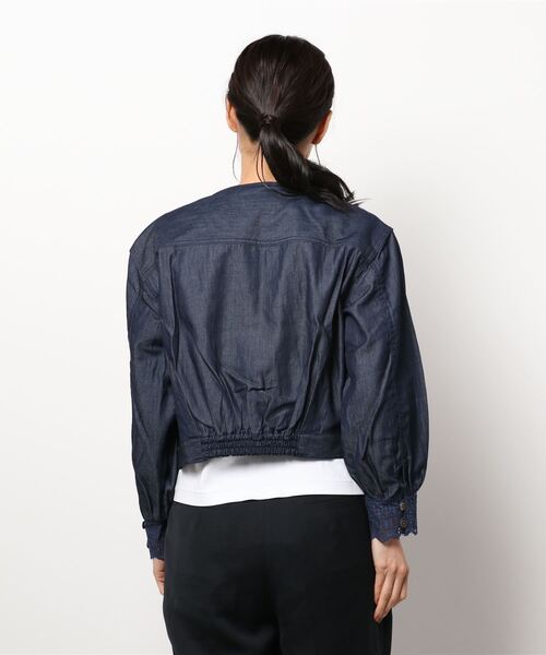 STRAWBERRY-FIELDS（ストロベリーフィールズ）の「スーパーライトデニム　ノーカラージャケット（デニムジャケット・レディース・ライトベージュ/ネイビー・2）」の4枚目の写真