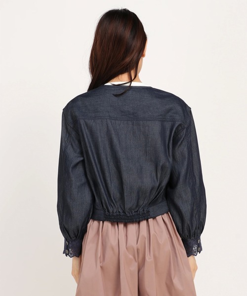 STRAWBERRY-FIELDS（ストロベリーフィールズ）の「スーパーライトデニム　ノーカラージャケット（デニムジャケット・レディース・ライトベージュ/ネイビー・2）」の7枚目の写真