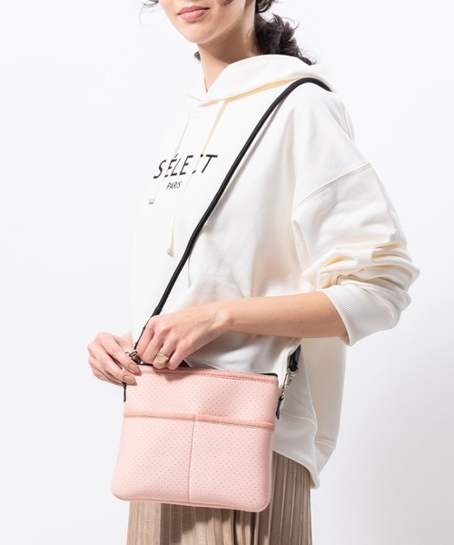 MURA（ムラ）の「ネオプレン サコッシュ ミニ ショルダーバッグ