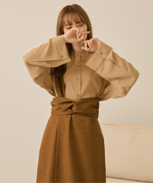 Ambre Neige（アンブルネージュ）の「バンドカラーフレアシャツ