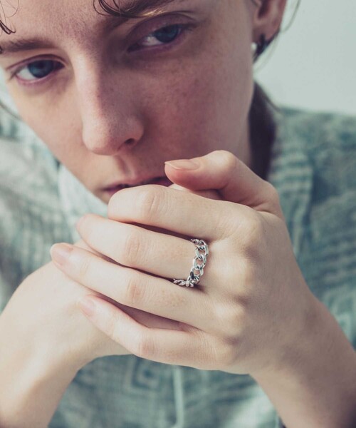 and cloud（アンドクラウド）の「Curb Chain Ring（リング・レディース・イエローゴールド/シルバー/ブラック・M/LL/L）」の8枚目の写真