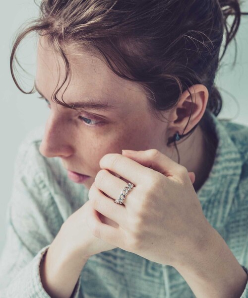 and cloud（アンドクラウド）の「Curb Chain Ring（リング・レディース・イエローゴールド/シルバー/ブラック・M/LL/L）」の9枚目の写真